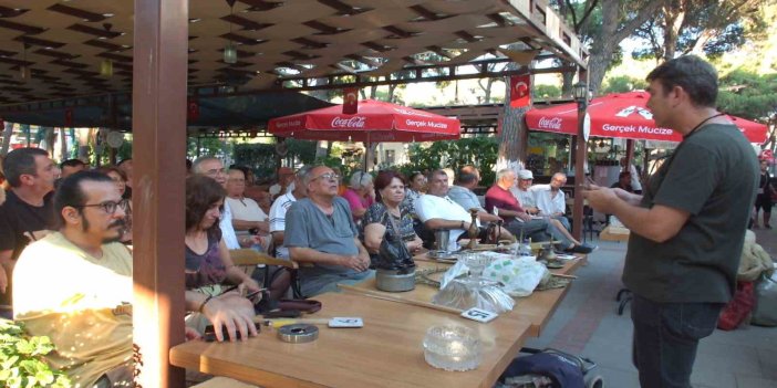 Balıkesir’de çay bahçesindeki antika mezadı ilgi gördü