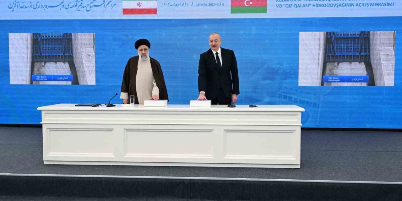 İran Cumhurbaşkanı Reisi, Helikopter Kazası Öncesinde Aliyev İle Azerbaycan-iran Sınırında Bir Araya Geldi