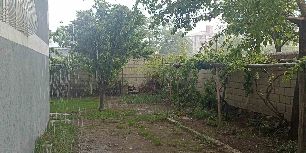 Erciş’te Sağanak Etkili Oldu