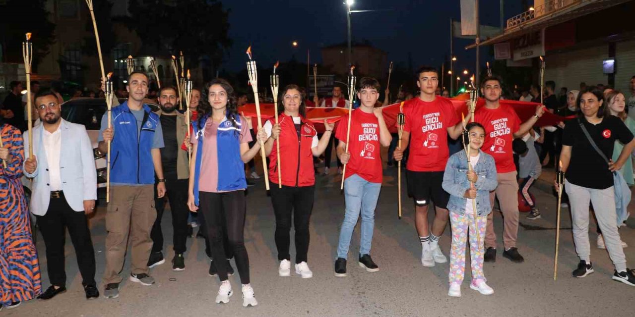 Kilis’te Fener Alayı Düzenlendi