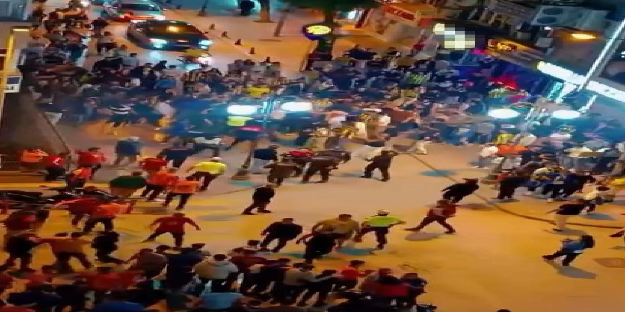 Taraftarlar Arasında Kavga Çıktı, Polisler Olayların Büyümesini Engelledi