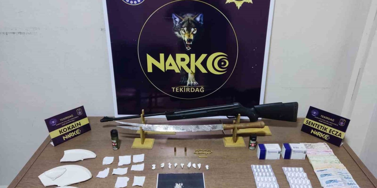 Tekirdağ’da Kılıç, Uyuşturucu Ve Silah Ele Geçirildi