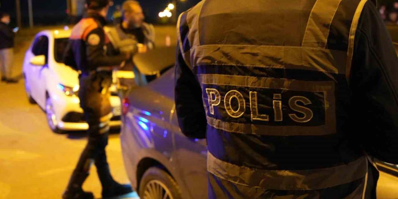 Edirne’de Polisin ’dur’ İhtarına Uymayan Sürücü: "Çevirdik Direksiyonu Kaçtık"