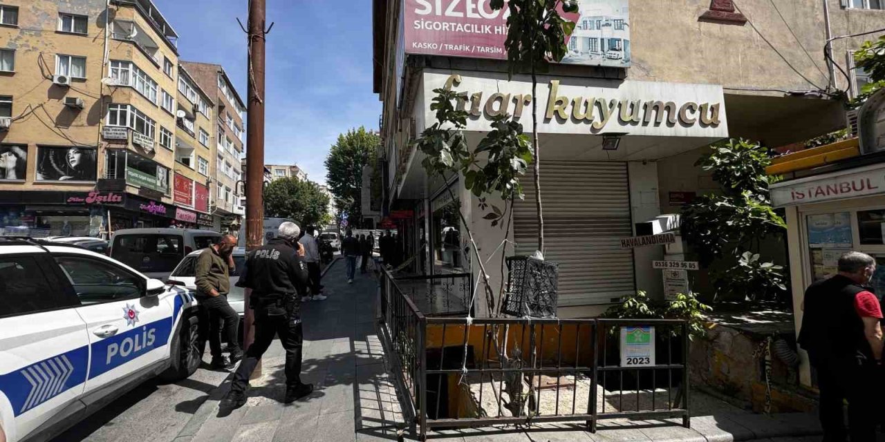 Bahçelievler’de Havalandırma Boşluğundan Girip Kuyumcu Soydular