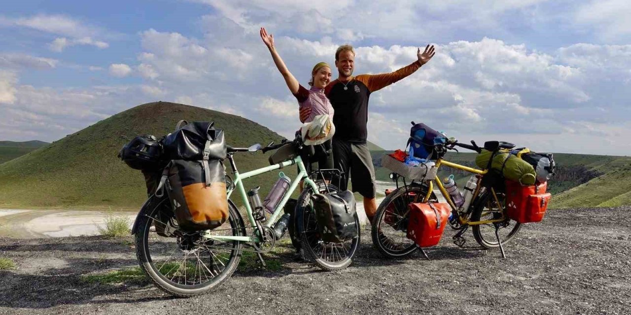 İsviçreli Çift Bisikletle Meke Gölü’ne Ulaştı