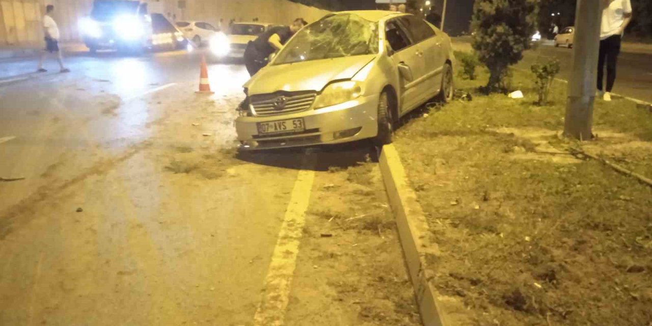 Alanya’da İki Otomobil Çarpıştı: 1 Yaralı