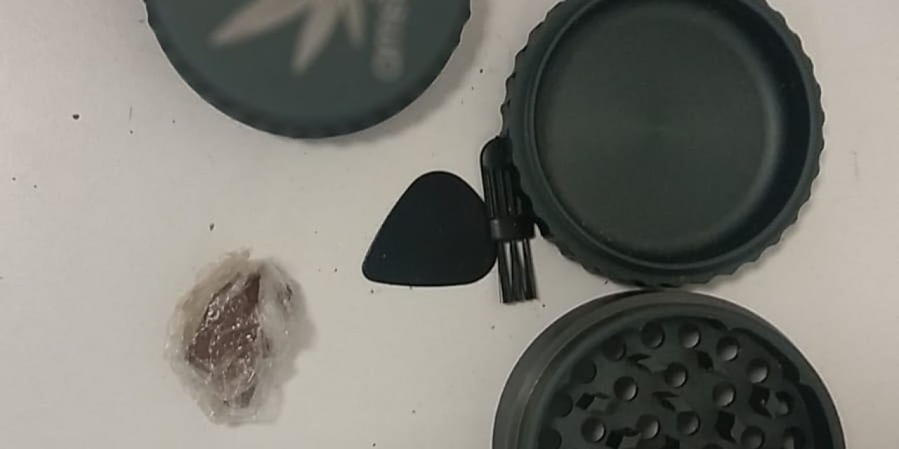 Fatih’te "Yol Ortasına Park" Tartışmasında Arbede Çıktı, 2 Polis Yaralandı, 3 Şüpheli Gözaltına Alındı