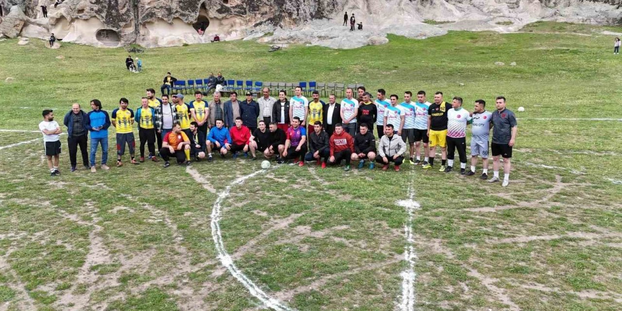 İhsaniye’de Frigya 1. Geleneksel Futbol Turnuvası Düzenlendi
