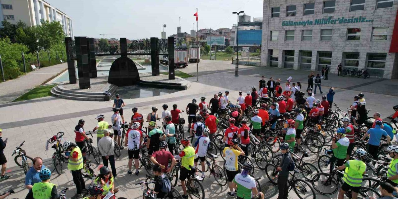 Bisiklet Tutkunları 19 Mayıs İçin Pedalladı