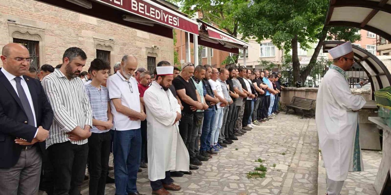 Trafik Kazasında Hayatını Kaybeden Motosiklet Tutkunu Mustafa Karaca Son Yolculuğuna Uğurlandı