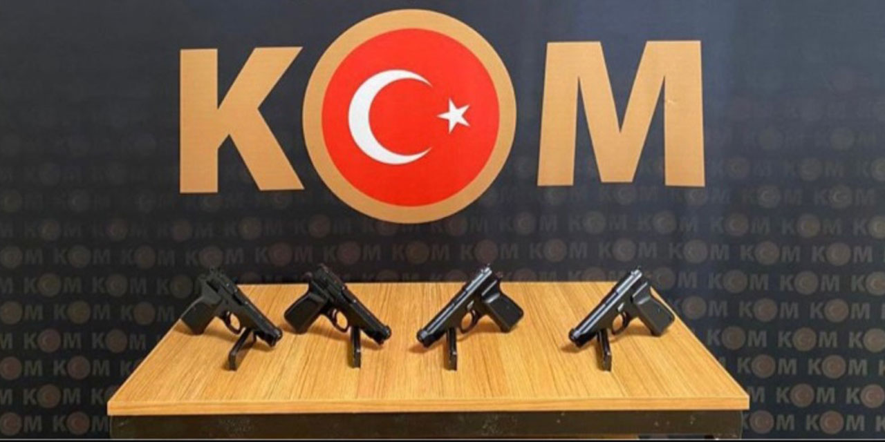 Rize'de durdurulan araçta 4 ruhsatsız tabanca ele geçirildi
