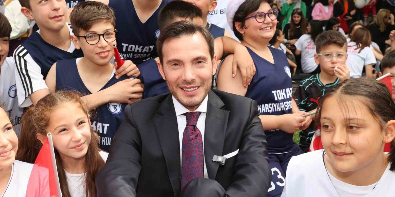 Başkan Yazıcıoğlu, Başarılı Gençlere Bisiklet Hediye Etti