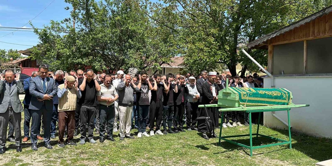 Feci Kazada Hayatını Kaybeden Öğretmen, Toprağa Verildi