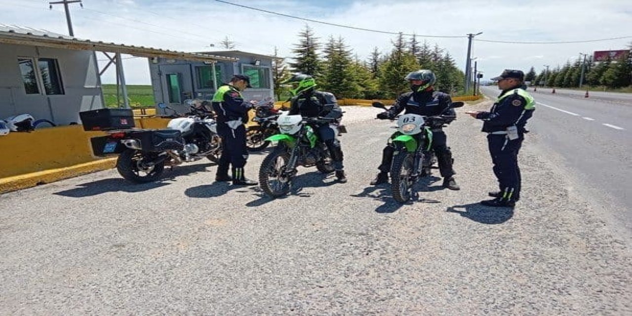 Jandarma 440 Sürücüye 1 Milyon 53 Bin 610 Tl Para Cezası Kesti