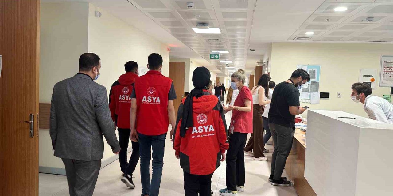 Onkoloji Hastanesi’nde Tedavi Gören Çocuklara Moral Ziyareti