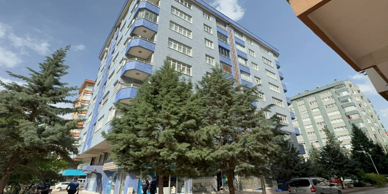 4'üncü kattaki evinin penceresinden düşüp, öldü