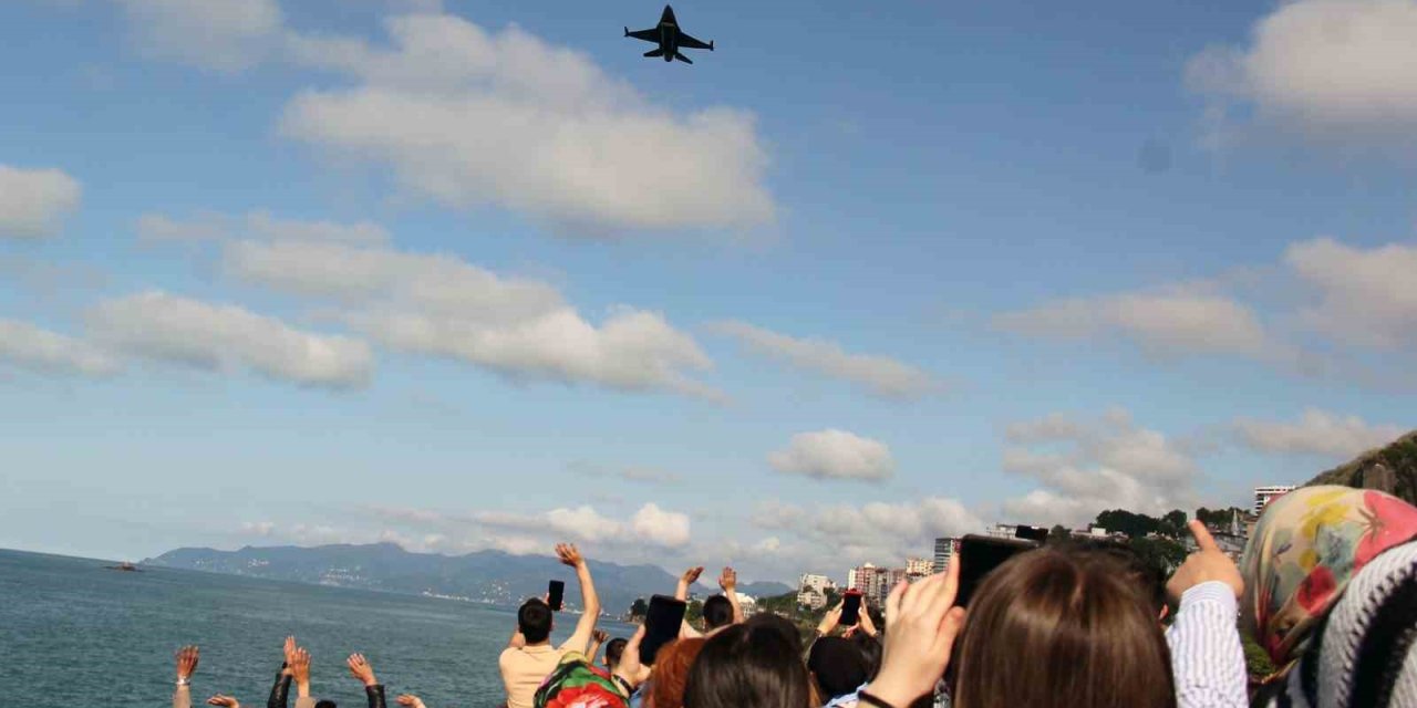 Giresun’da Nefes Kesen Solotürk Gösterisi