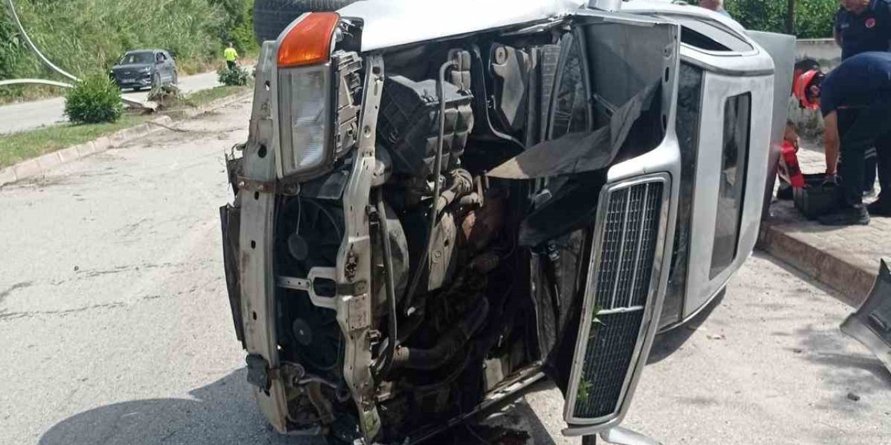 Takla Atan Otomobilin Sürücüsü Yaralandı