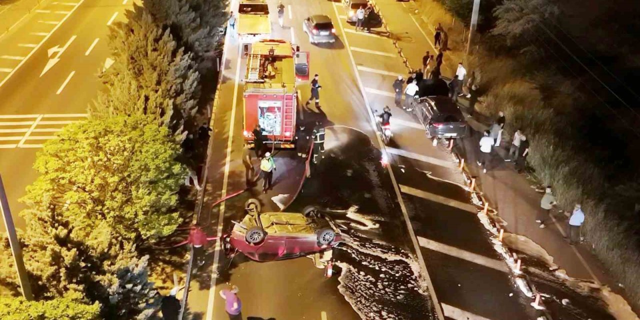 Önündeki Araca Arkadan Çarptı, Yarasını Unutup Basına Bağırdı