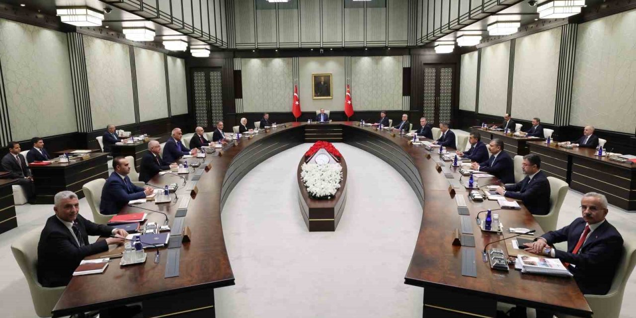 Bakan Özhaseki Açıkladı: Sahil Şeridindeki Kaçak Yapılar Yıkılacak, Yatlara Yeni Düzenleme Yapılacak