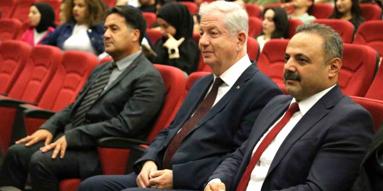 Asü’de “Türkiye Yüzyılında Üniversite Gençliği” Sempozyumu