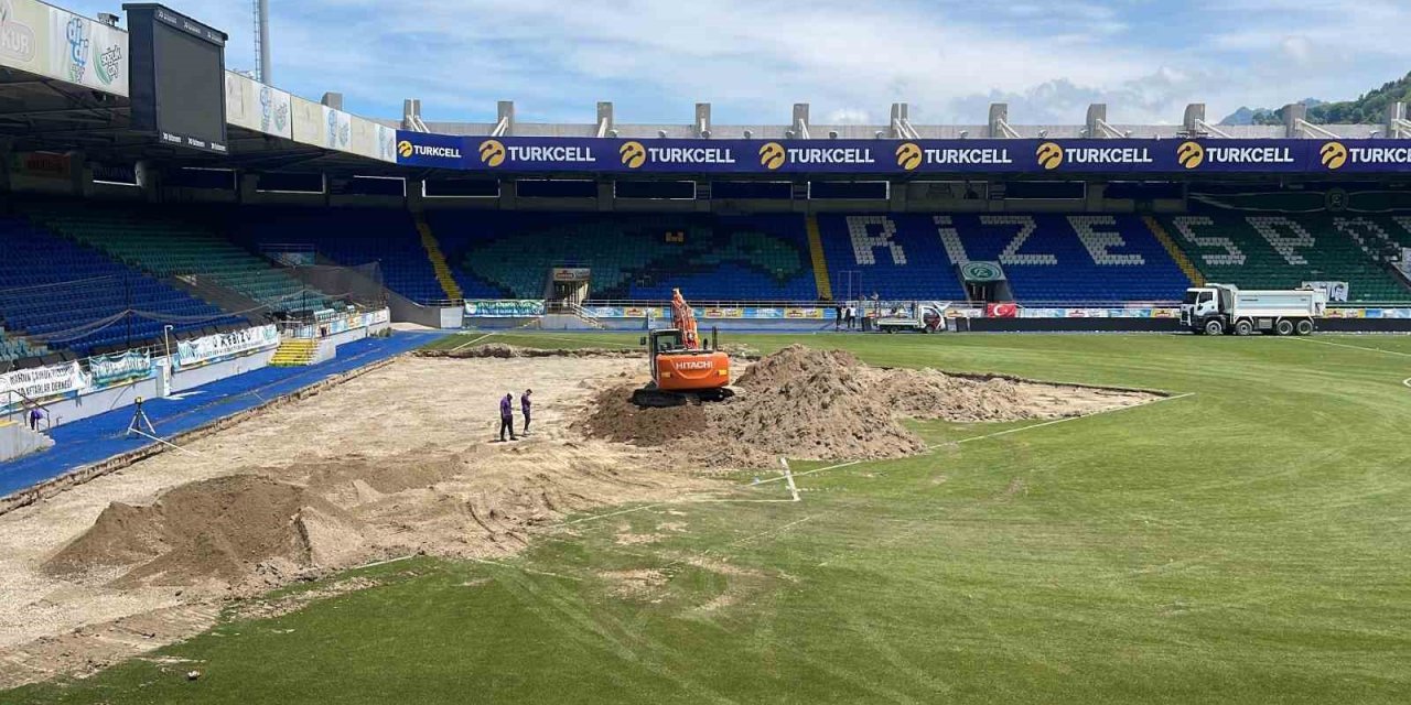 Çaykur Rizespor’un Stadının Zemini Yenileniyor