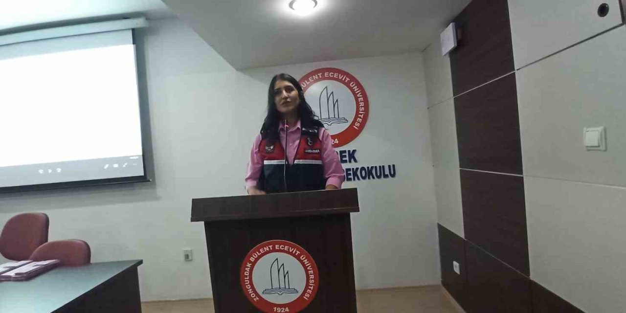 Devrek’te Jandarmadan Öğrencilere Konferans