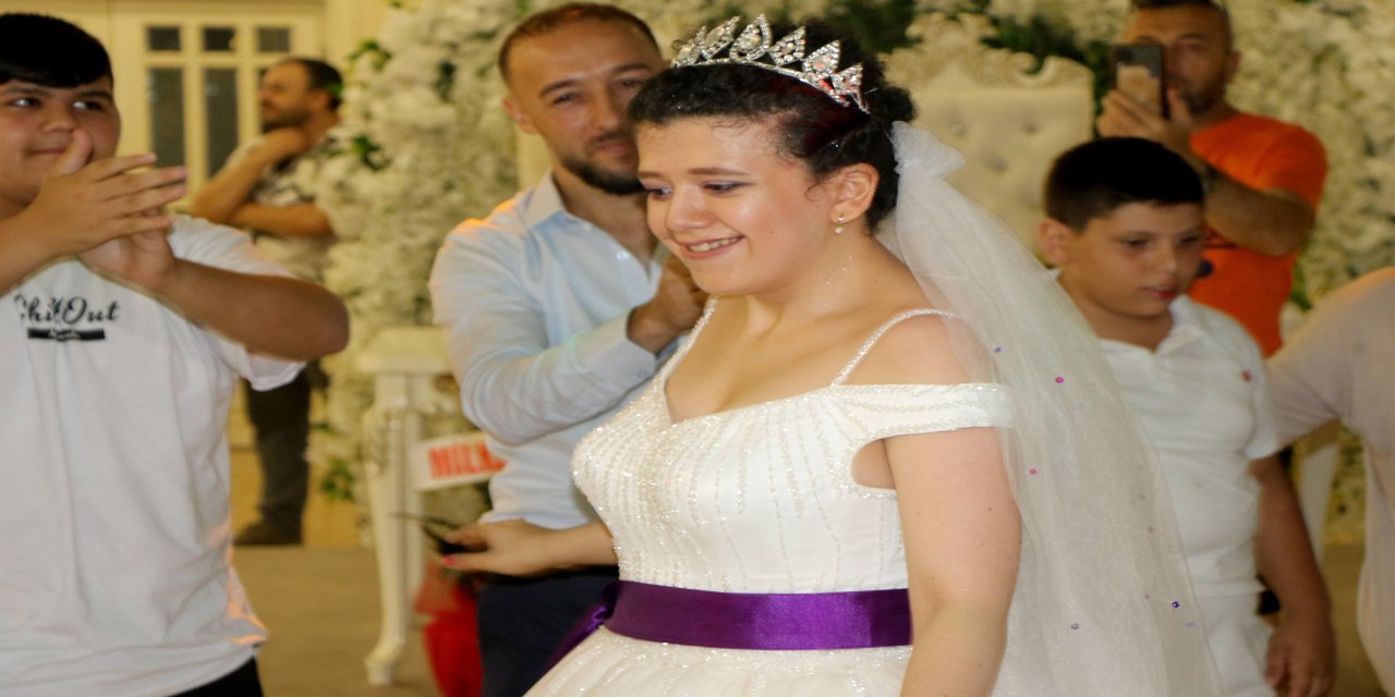 Epilepsi Hastası Kızına Damatsız Düğün Yapıp, Hayalini Gerçekleştirdi
