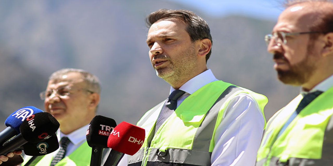 Bakan Bayraktar: Yusufeli Barajı'nda hedef kota 4 metre daha yükseldiğinde üretim başlayacak