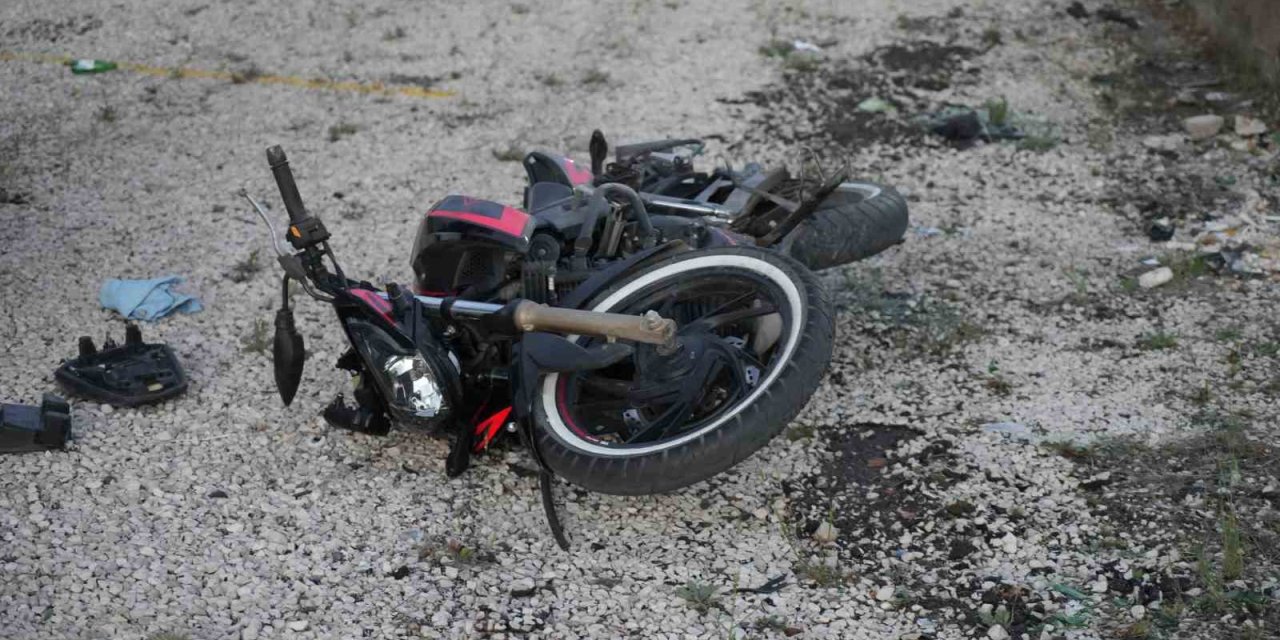 Kırıkkale’de Motosiklet Kazası: 2 Genç Ağır Yaralandı