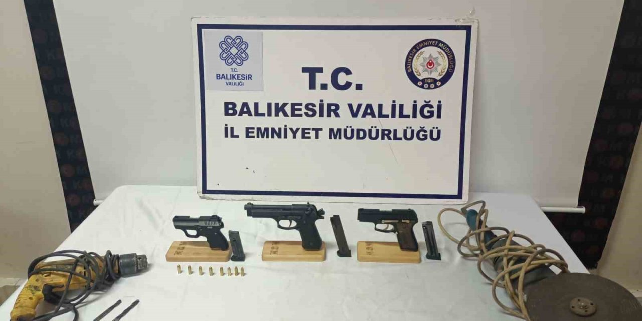 Kurusıkı Tabancaları Gerçek Silaha Dönüştüren Atölyeye Operasyon