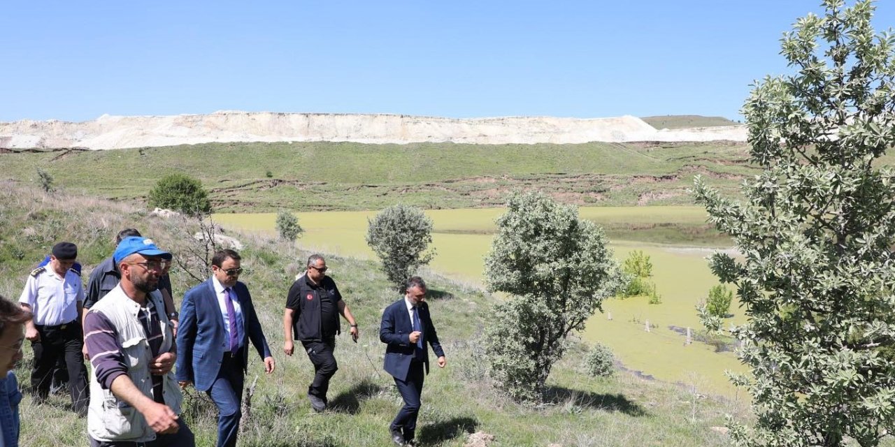 Vali Işın, Su Baskını Nedeniyle Kapanan Seyitömer Yolunda İncelemelerde Bulundu