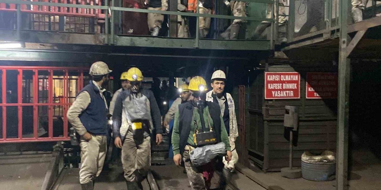 Maden İşçileri Siren Sesleriyle Yangın Tatbikatı Yaptı