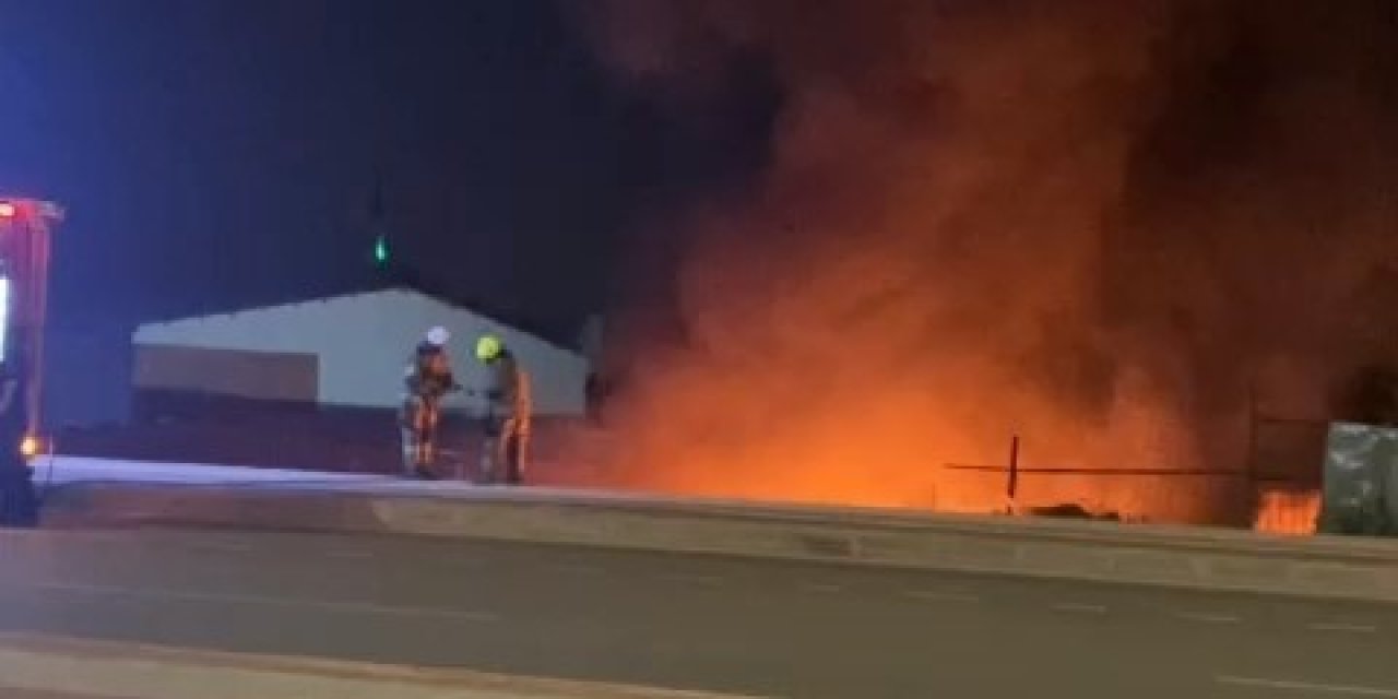 Bursa’da Geri Dönüşüm Tesisinde Çıkan Yangın Paniğe Sebep Oldu