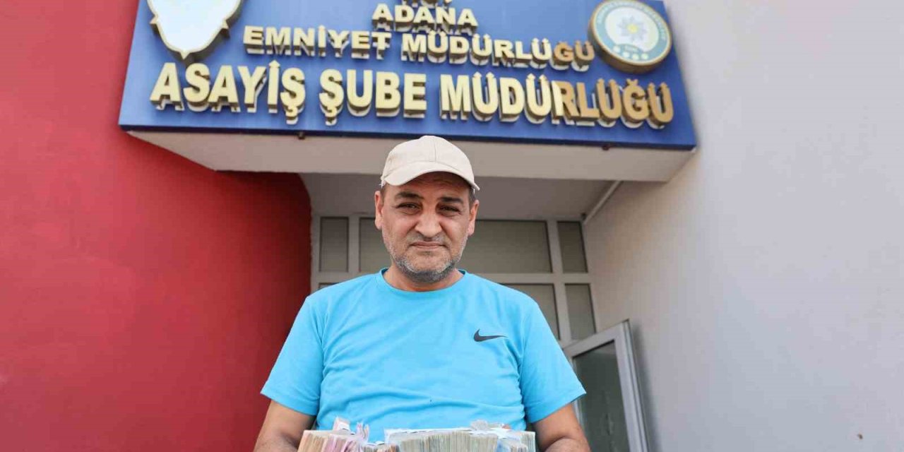 Taksici Filmlere Konu Olan "Sazan Sarmalının" Önüne Geçti