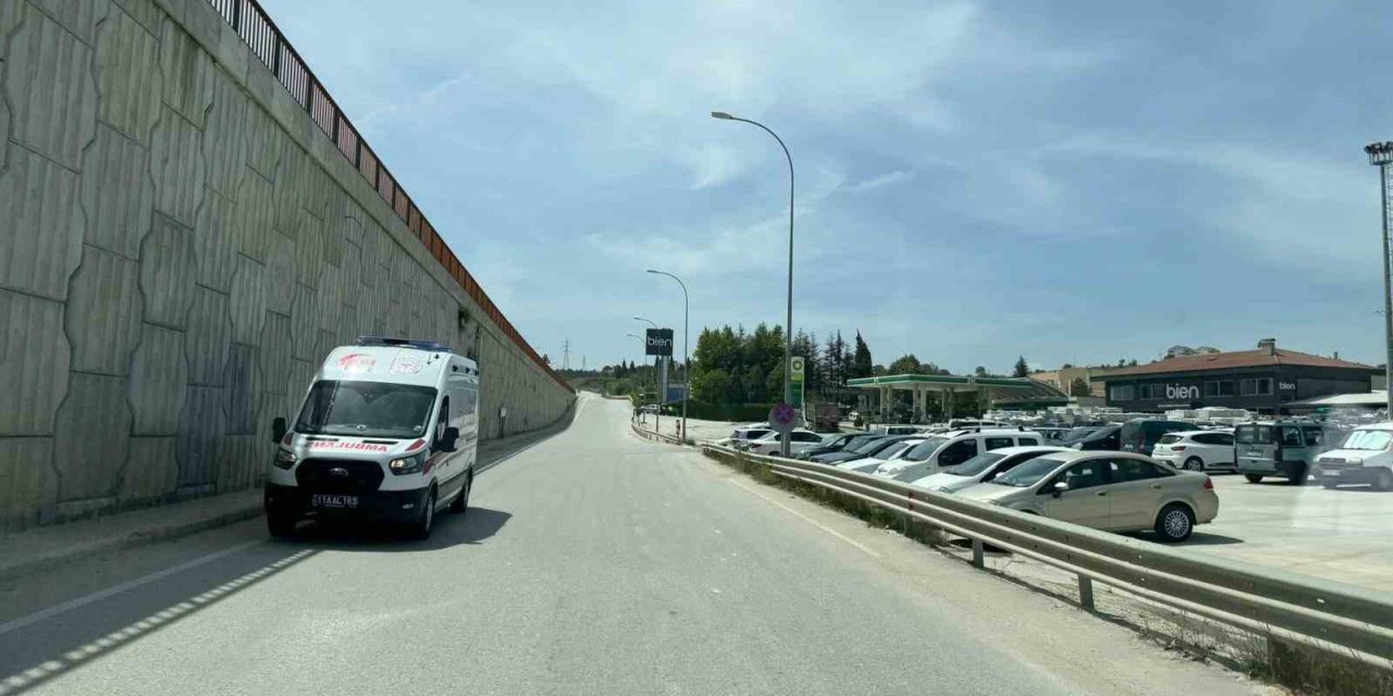 Bilecik’te Seyir Halinde Devrilen Motosiklet Sürücüsü Yaralandı