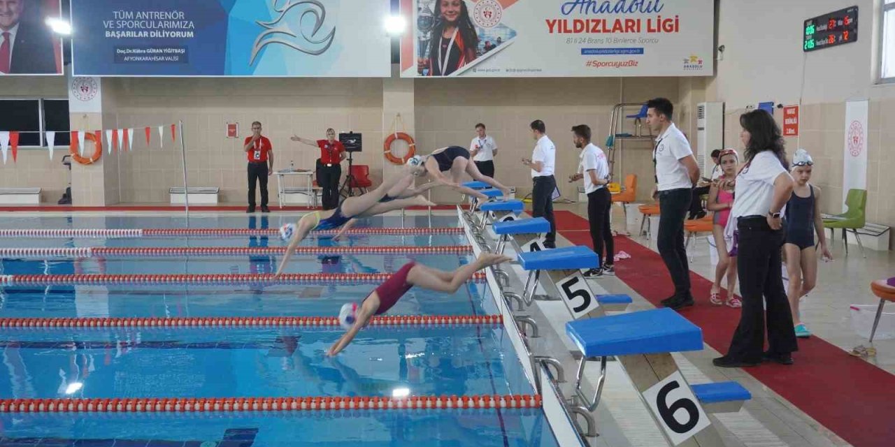 Yüzme Şampiyonası Başladı