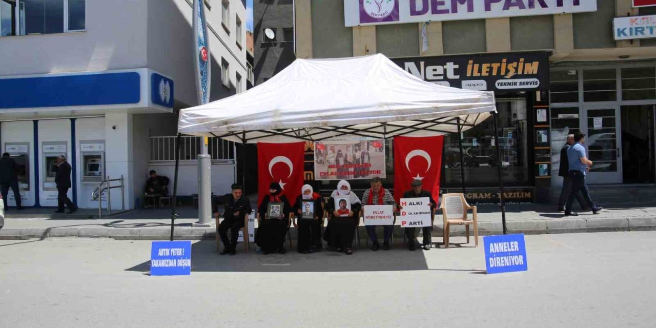 Muş’ta Ailelerin Evlat Nöbeti Devam Ediyor