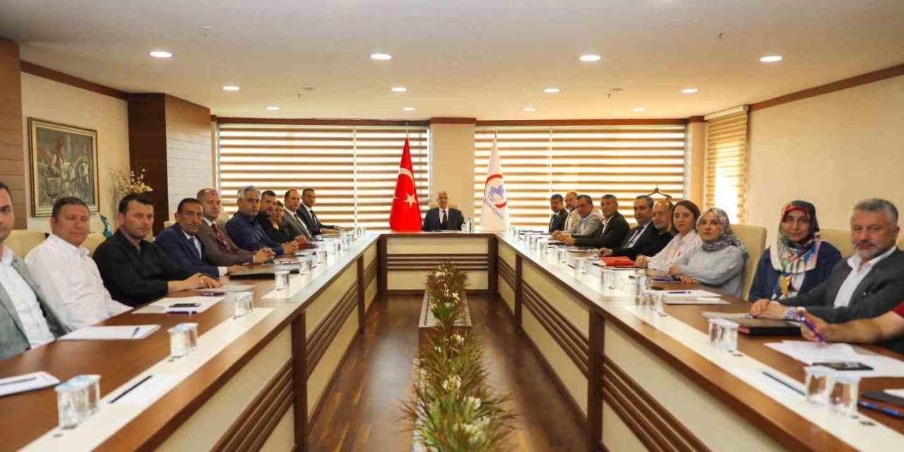 Başkan Özlü Yeni Dönem Yöneticileri İle Buluştu