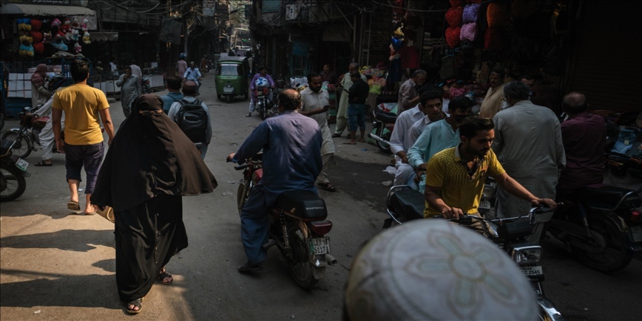 Pakistan'ın nüfusu 241,49 milyona ulaştı