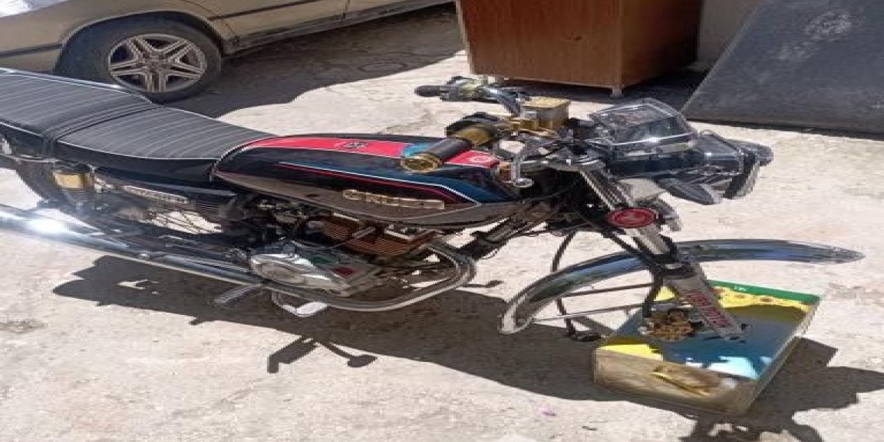 Park Halindeki Motorun Tekeri Çalındı