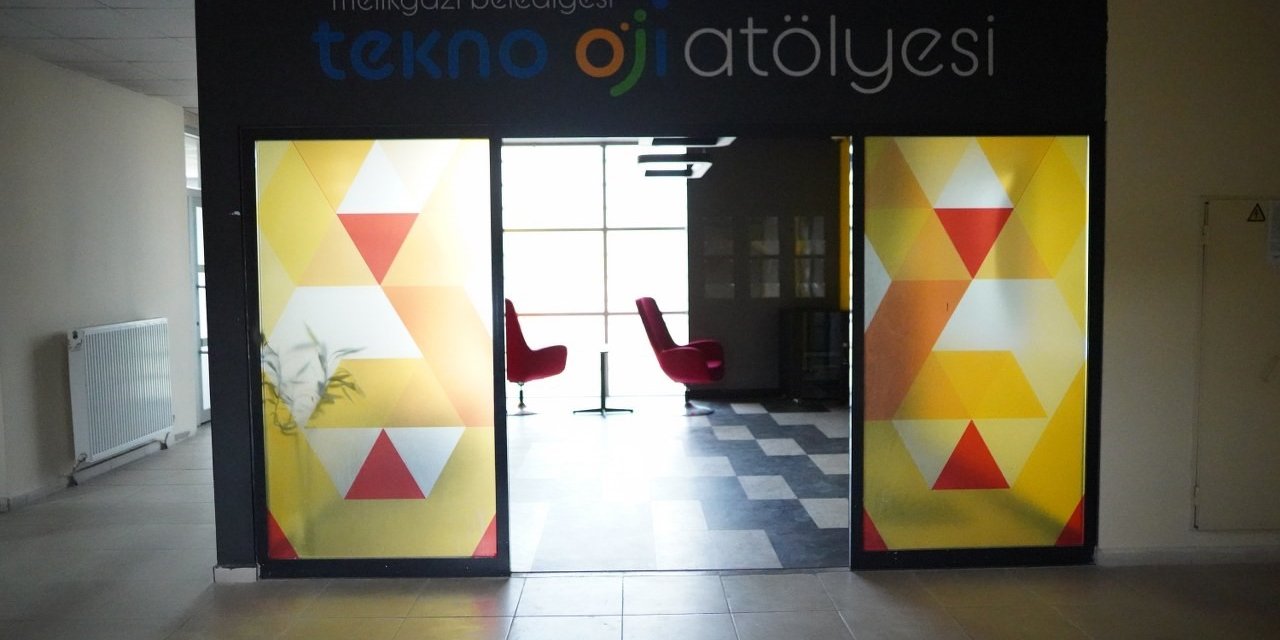 Başkan Palancıoğlu’ndan Çocuklara Teknoloji Atölyesi Hizmeti