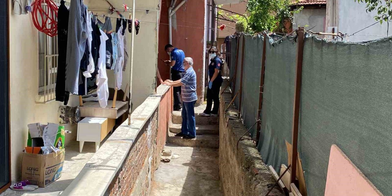 Kötü Koku İhbarı Yapılan Dairede Cansız Bedeni Bulundu