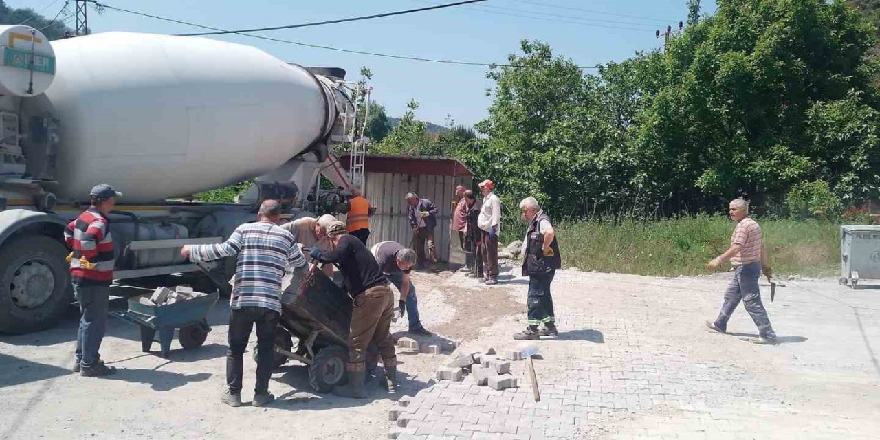 Köy Halkı Birlik Oldu El Ele Çalıştı