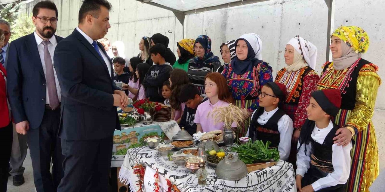 Veliler, Çocuklarıyla Yaptıkları Yöresel Yemeklerle Yarıştı