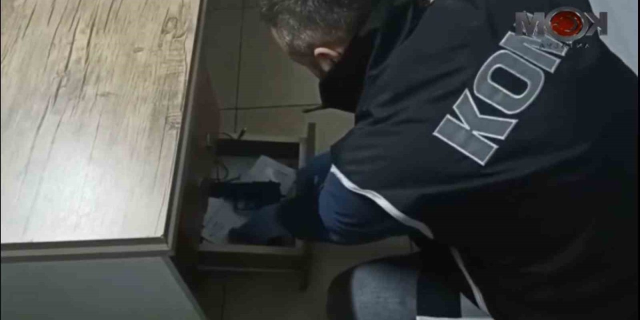 Kendisini Polis, Savcı Olarak Tanıtarak Dolandırıcılık Yapan 2 Şahıs Tutuklandı