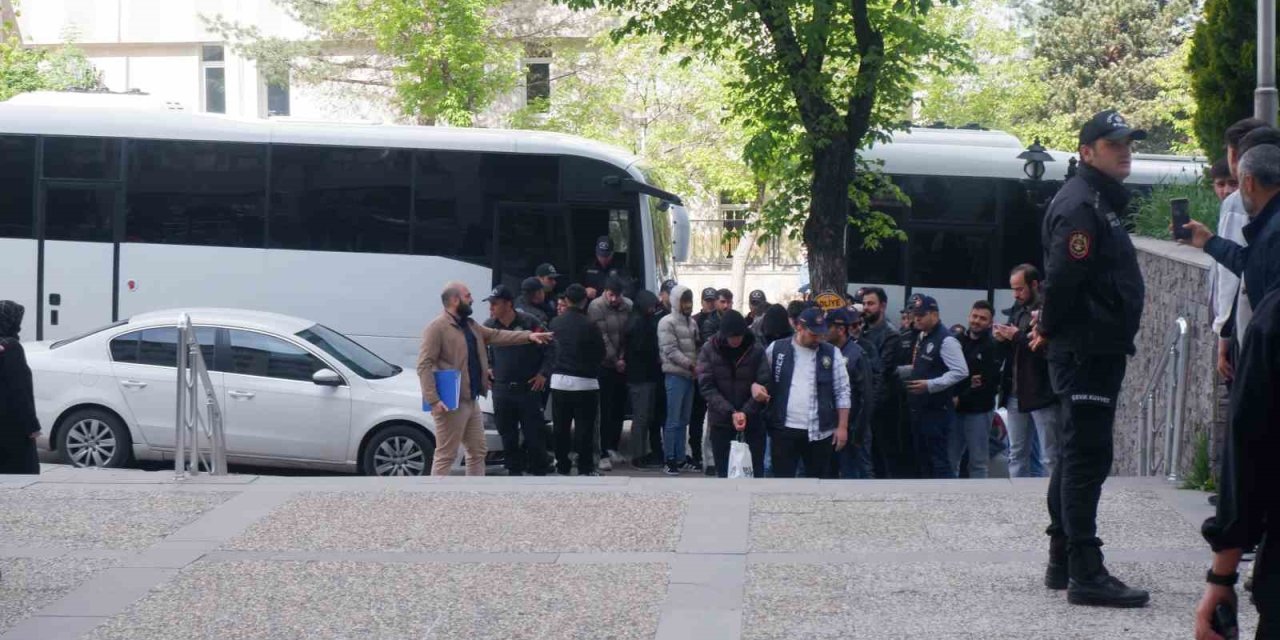 Yasa Dışı Bahis Şüphelileri Adliyeye Çıkarıldı