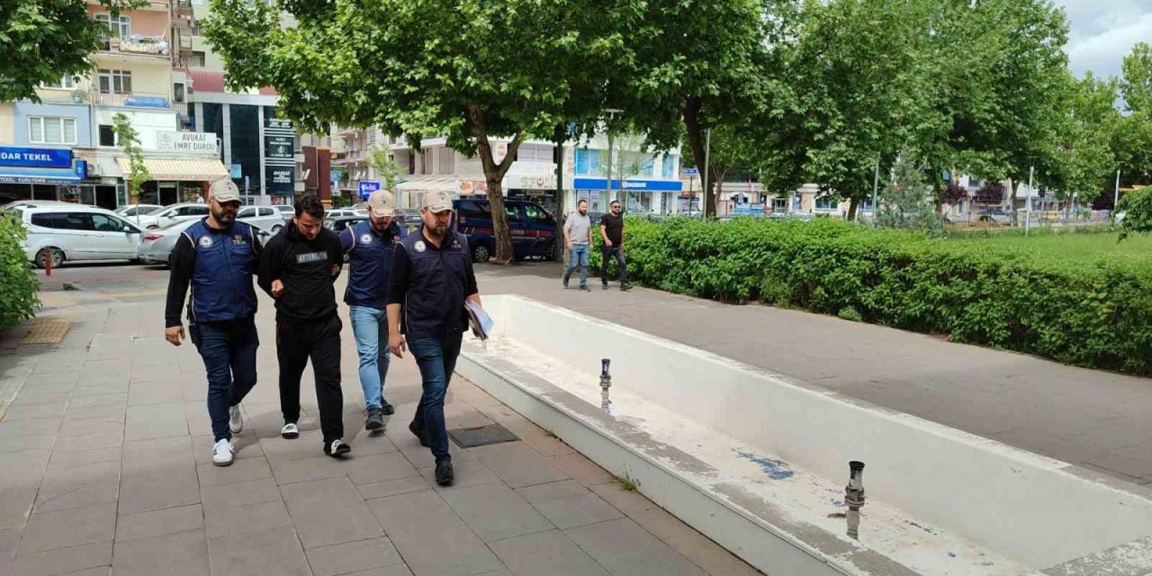 Interpol Ve Europol Tarafından Kırmızı Bültenle Aranan Deaş’lı Kırşehir’de Yakalandı