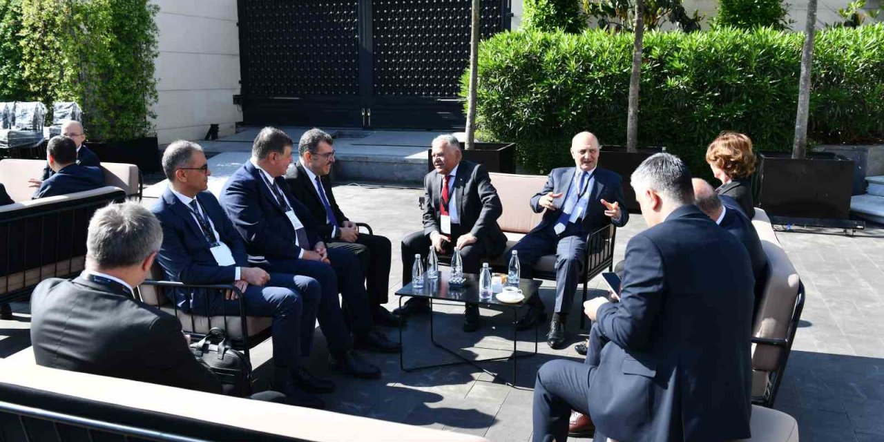 Başkan Büyükkılıç, İstanbul’da Teknoloji Liderleri Zirvesi’ne Katıldı