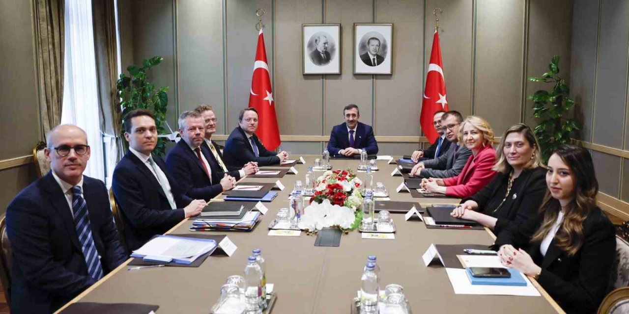 Cumhurbaşkanı Yardımcısı Yılmaz, Ab Komşuluk Ve Genişlemeden Sorumlu Komiseri Varhelyi İle Görüştü